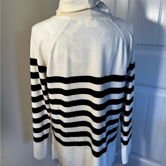 Cyrus Sweater NWT - Picture 4 of 8